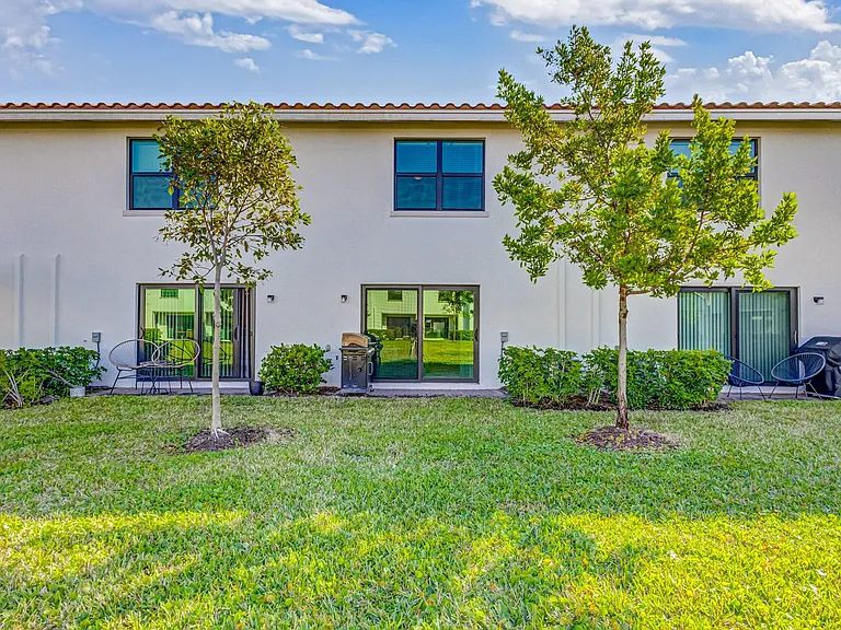 5007 Woods Edge Cir — Photo 20