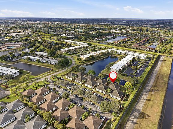 4th image of 15378 Lakes Of Delray Boulevard #33