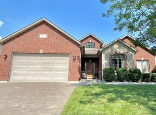 2 Primrose Dr, Kingsville, ON N9Y 0A4
