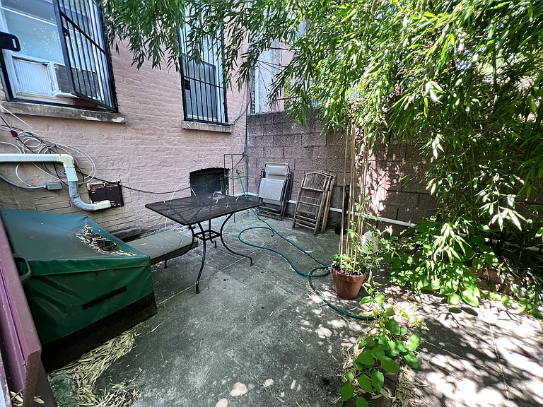 579 Bergen St #1 — Photo 24