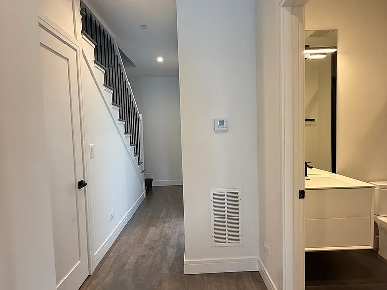 719 N Elizabeth St #3N — Photo 14