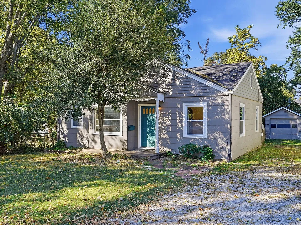601 Paris Ct