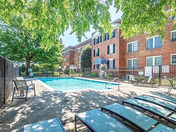 3rd image of 1251 E Abingdon Dr APT 1111