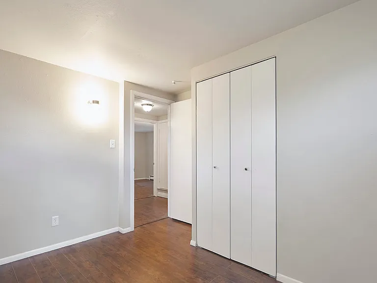 241 Elmwood Dr — Photo 13