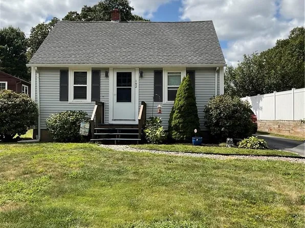 192 S Knotty Oak Rd, Coventry, RI 02816