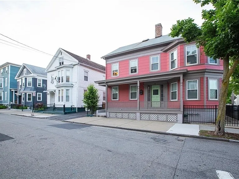 185 Carpenter St #2 — Photo 1