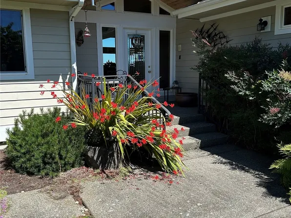 8932 NE Point No Point Road, Hansville, WA 98340