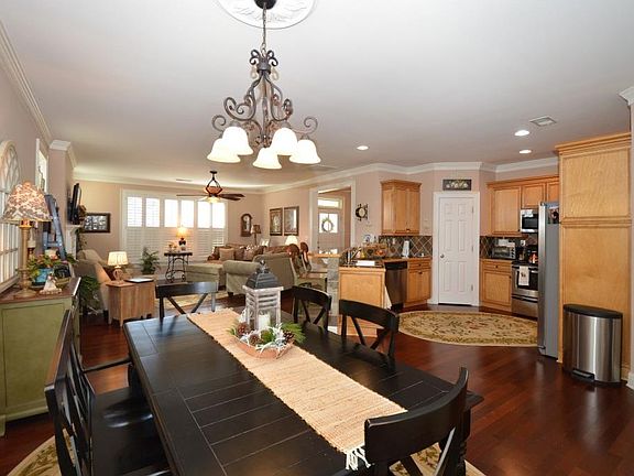5th image of 19 Grove Park Cres
