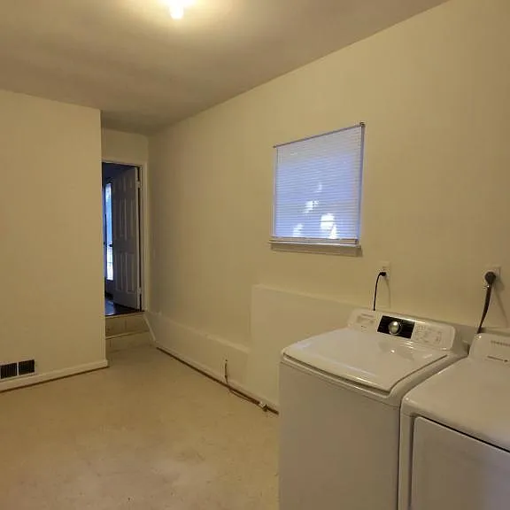 8801 Dangerfield Ct — Photo 5