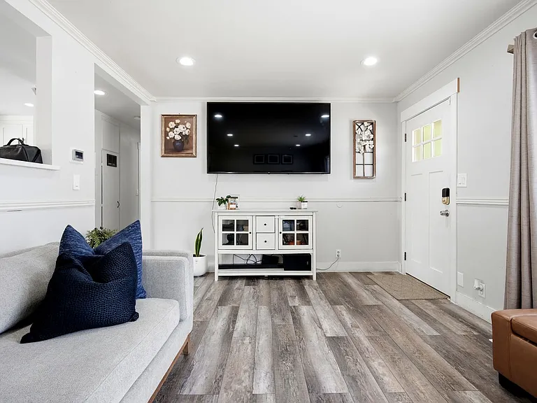 3334 S Maple Way — Photo 4