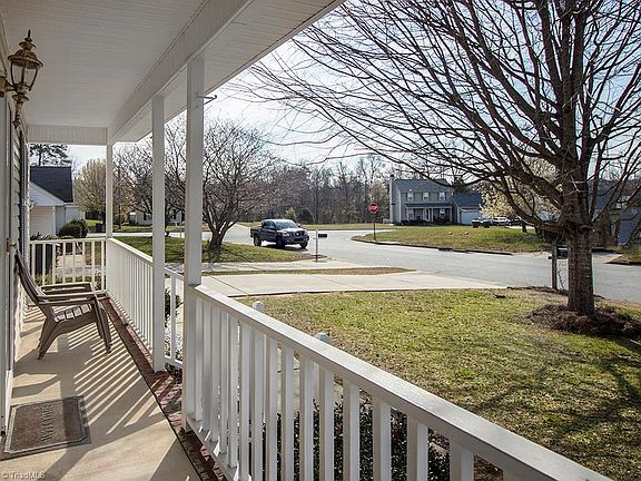 3rd image of 102 Hammond Dr