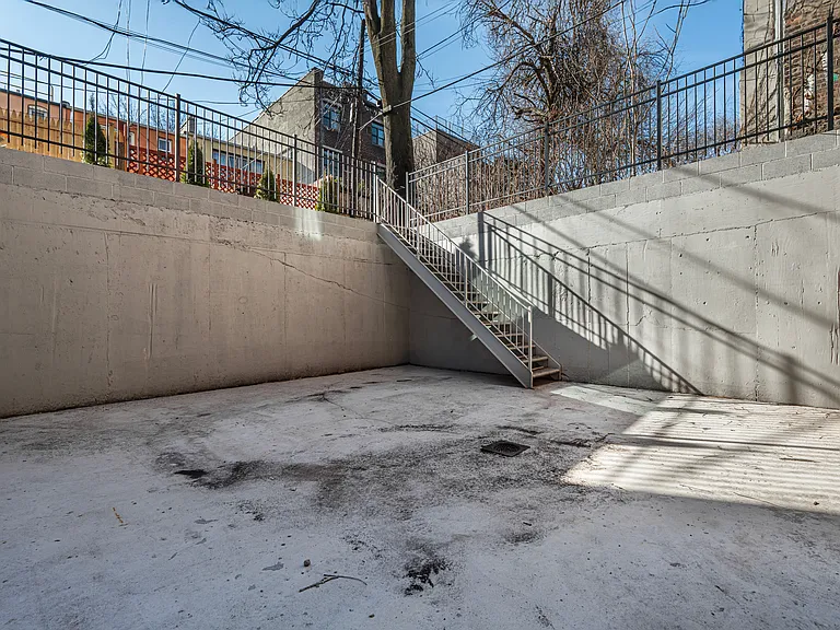 370 Baltic St #1B — Photo 11