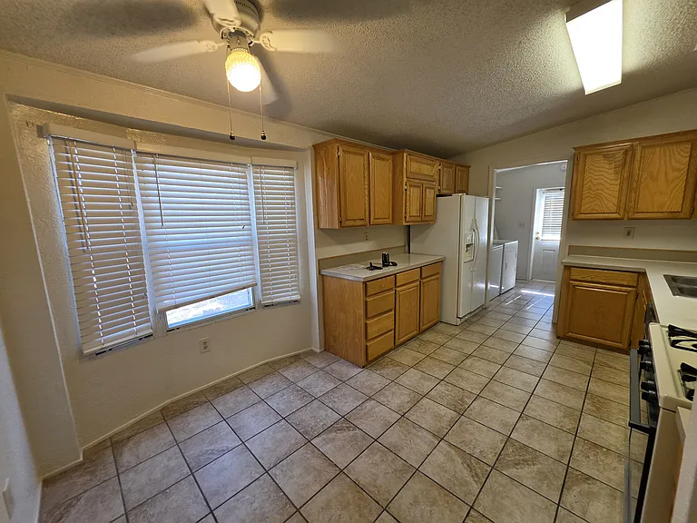 6816 Hallmark Ave NE — Photo 3