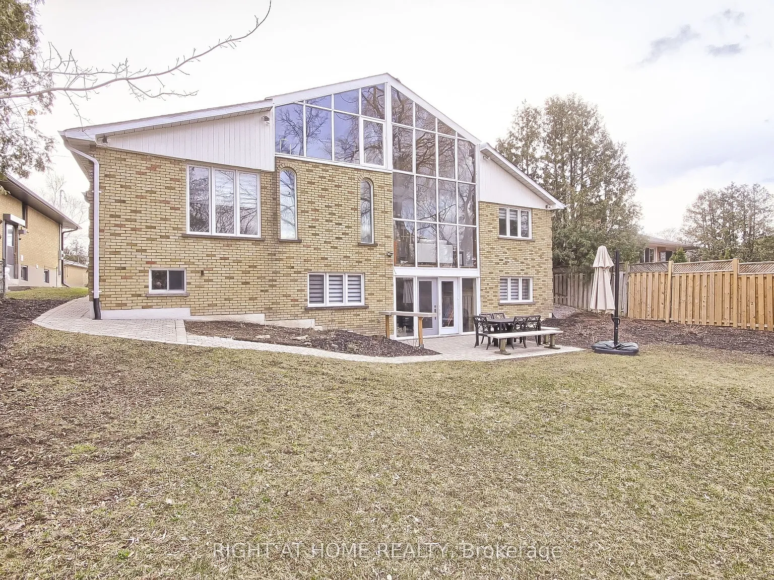 7 bed, $7,495 — Photo 2