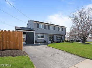 36 Stoneybrook Dr, Old Bridge, NJ 08857