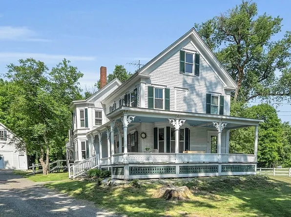 26 Park St, Pepperell, MA 01463