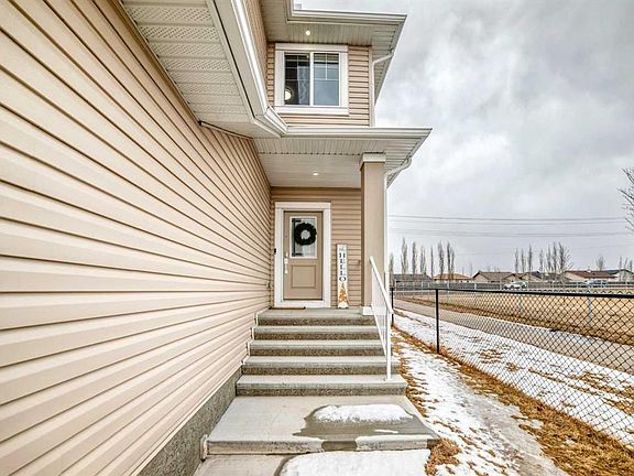 4th image of 753 E Edgefield Cres
