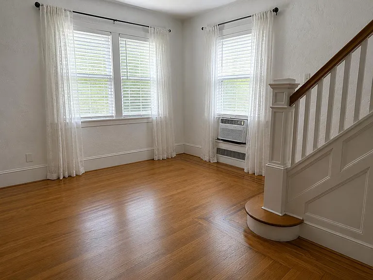 718 Holy Cross Way #1 — Photo 3