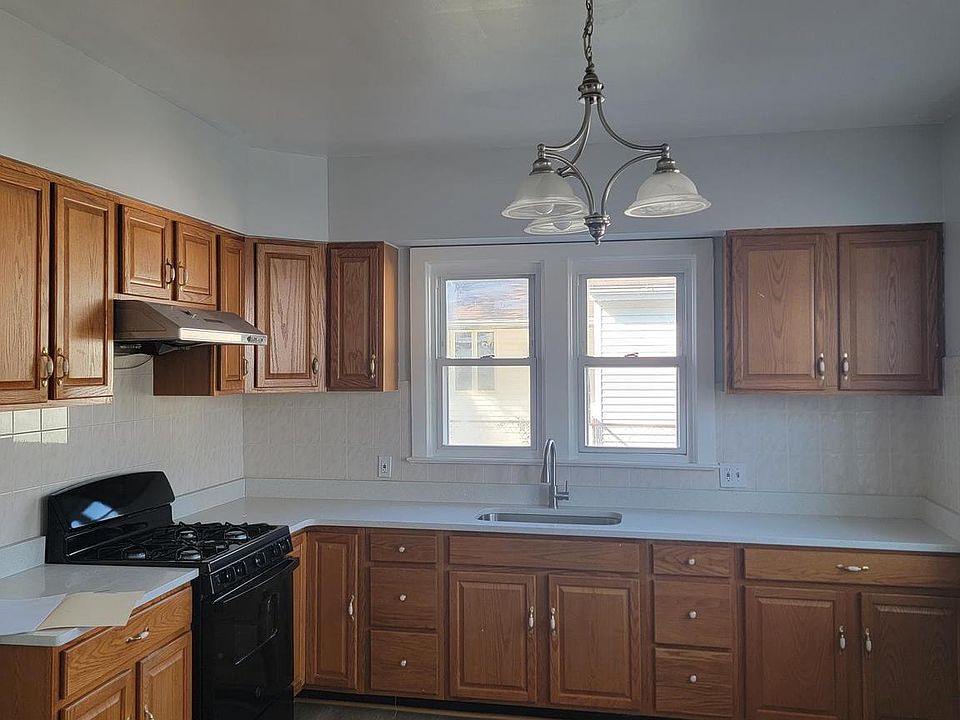 1002 New Pear St, Vineland, NJ 08360 Zillow