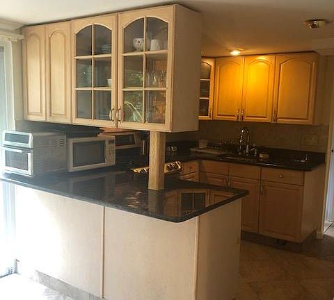 3rd image of 14 Deer Ln