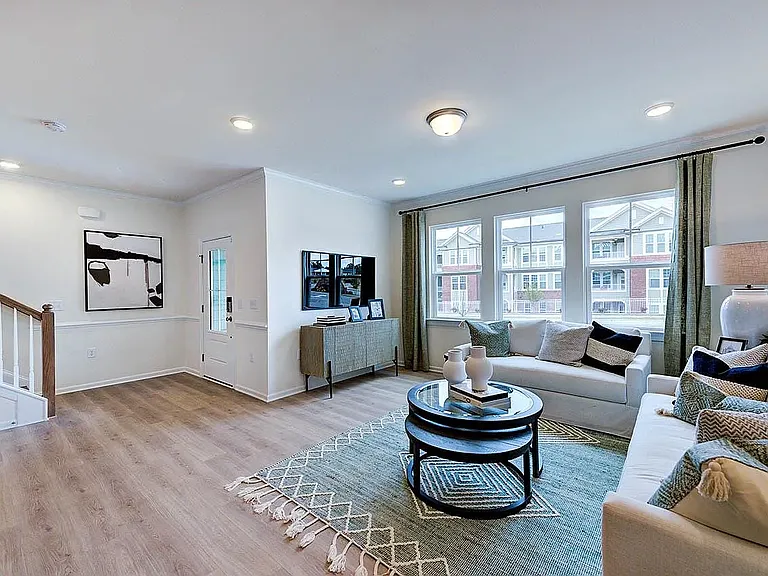 2486 Hutch Ln — Photo 4