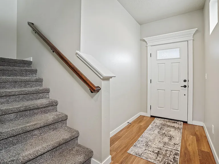 2810 E Clarene Dr — Photo 11