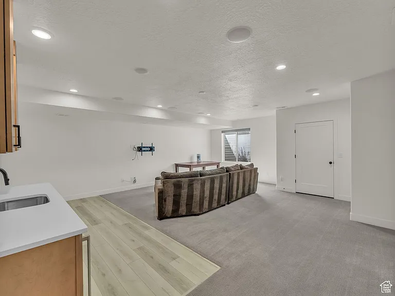 11609 S Dorian Dr — Photo 31
