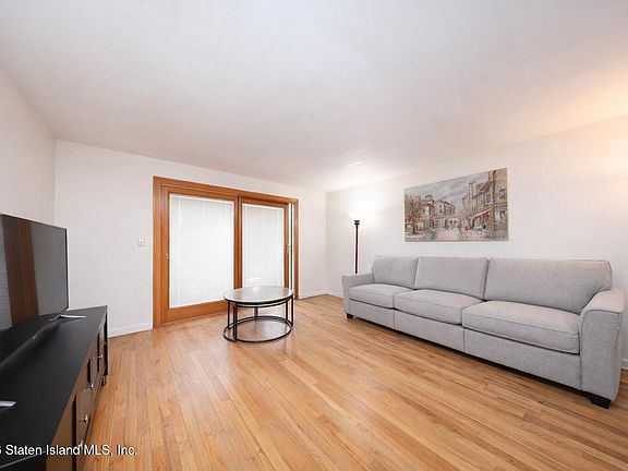 2nd image of 276 Elverton Ave