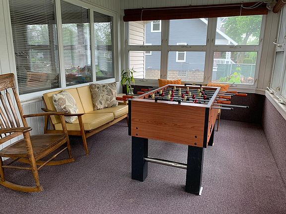 5th image of 807 E Lincoln Ave