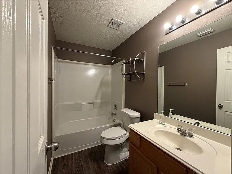 9510 Barr Spring Dr — Photo 20