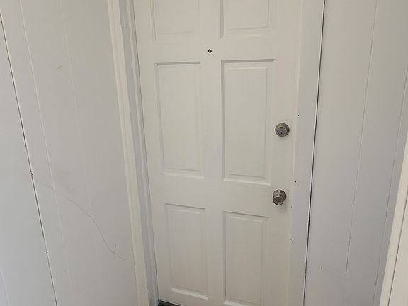 Entry to apartment
