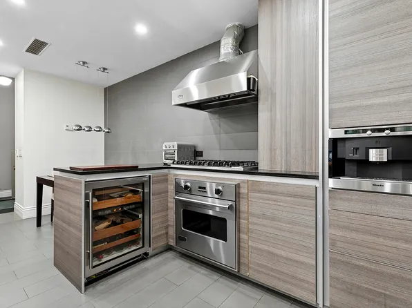 2109 Broadway image 5 of 13