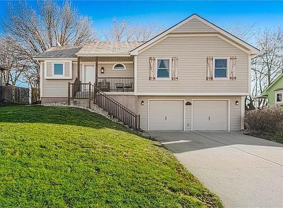 2nd image of 6529 NW Sioux Dr