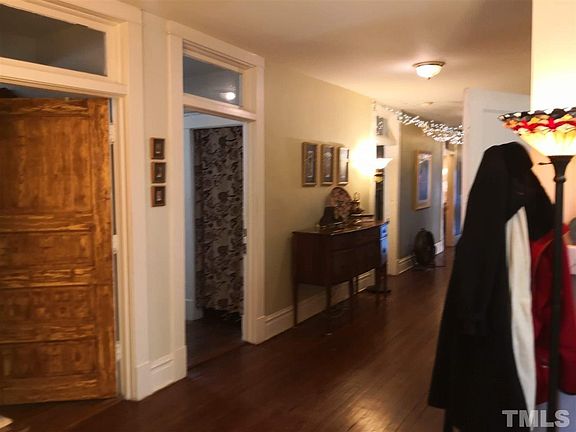 4th image of 614 S Elm St