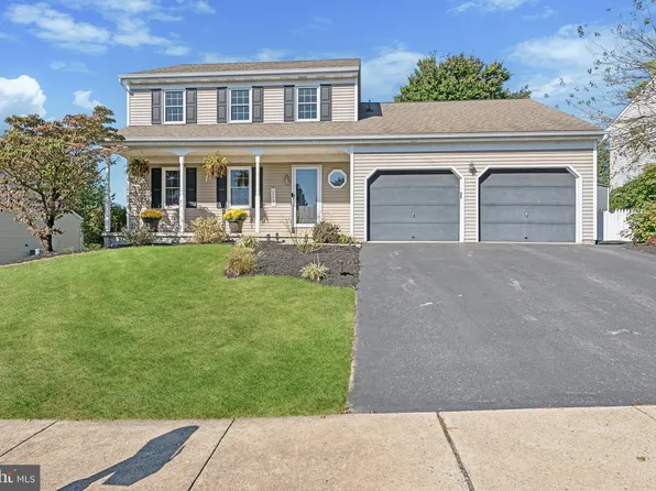 11 Carriage Ln, Ephrata, PA 17522