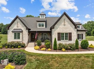 8408 Wolf Ridge Trl, Oak Ridge, NC 27310