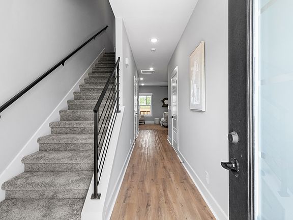 5th image of 202 Jonathan Wade Cir