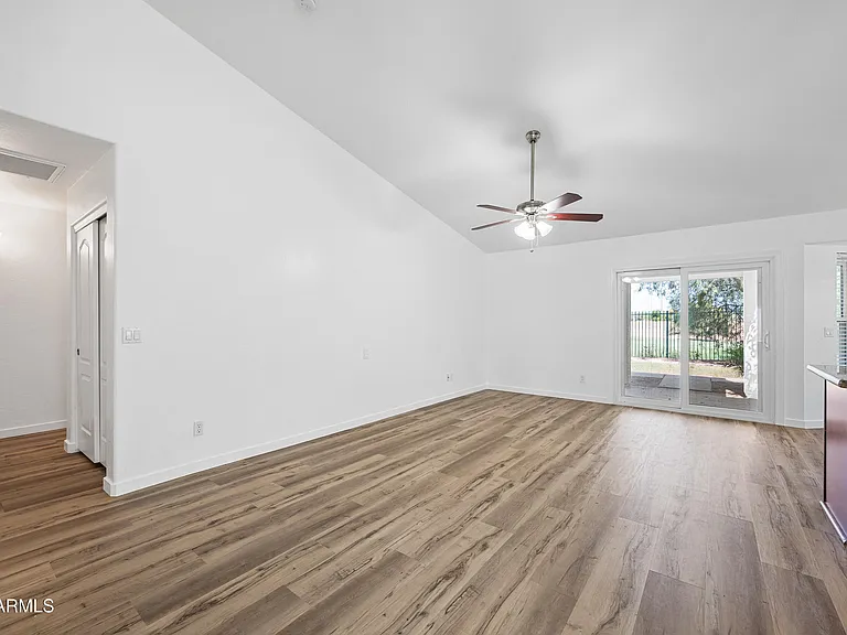 1331 N Kingston St — Photo 6