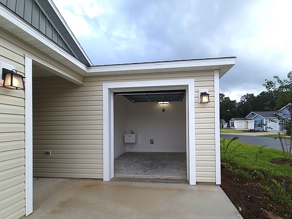 2nd image of 3303 Davit Pl