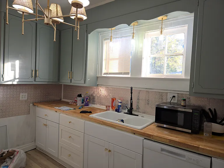 401 Hill Ln — Photo 3