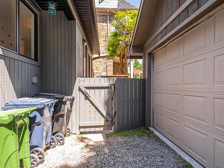 45 Wychwood Ave — Photo 32
