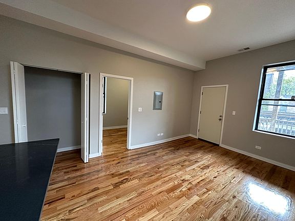 3rd image of 3515 N Sheffield Ave APT 2