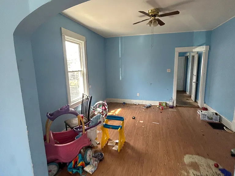 2345 Iowa St — Photo 35