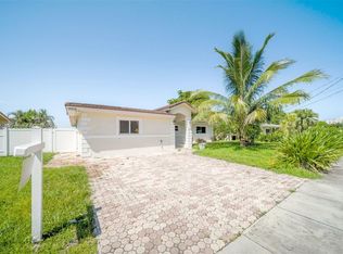 2465 NE 209th Ter, Miami, FL 33180