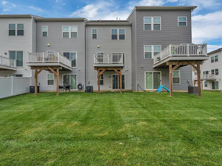 7 Hamilton Ct — Photo 16