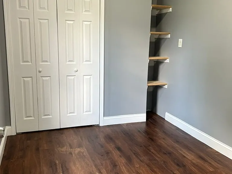 925 Xenia Ave — Photo 16