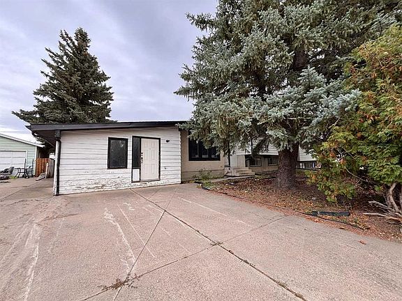 3rd image of 924 S 19b Ave