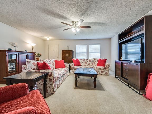 4th image of 2233 Bradford Pear Dr