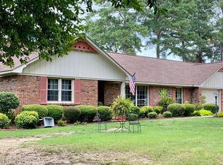 311 Meadowbrook Cir, Amory, MS 38821
