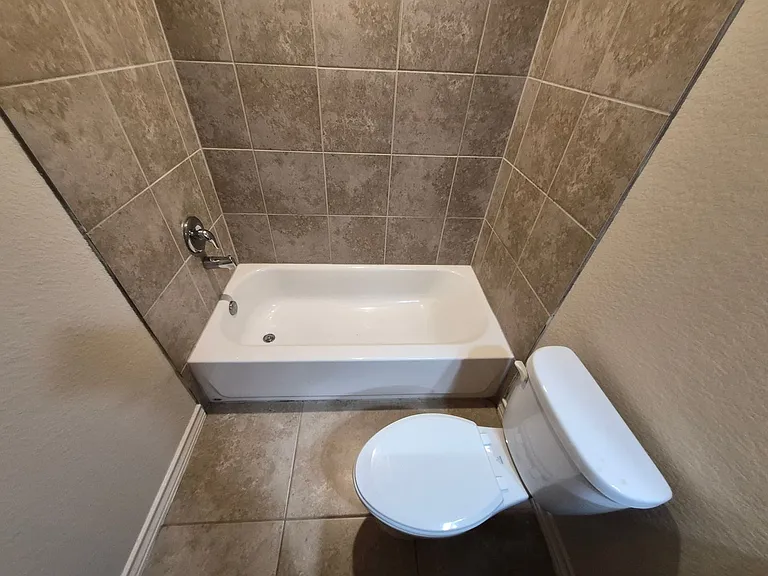 6618 Arancione Ave #103 — Photo 26